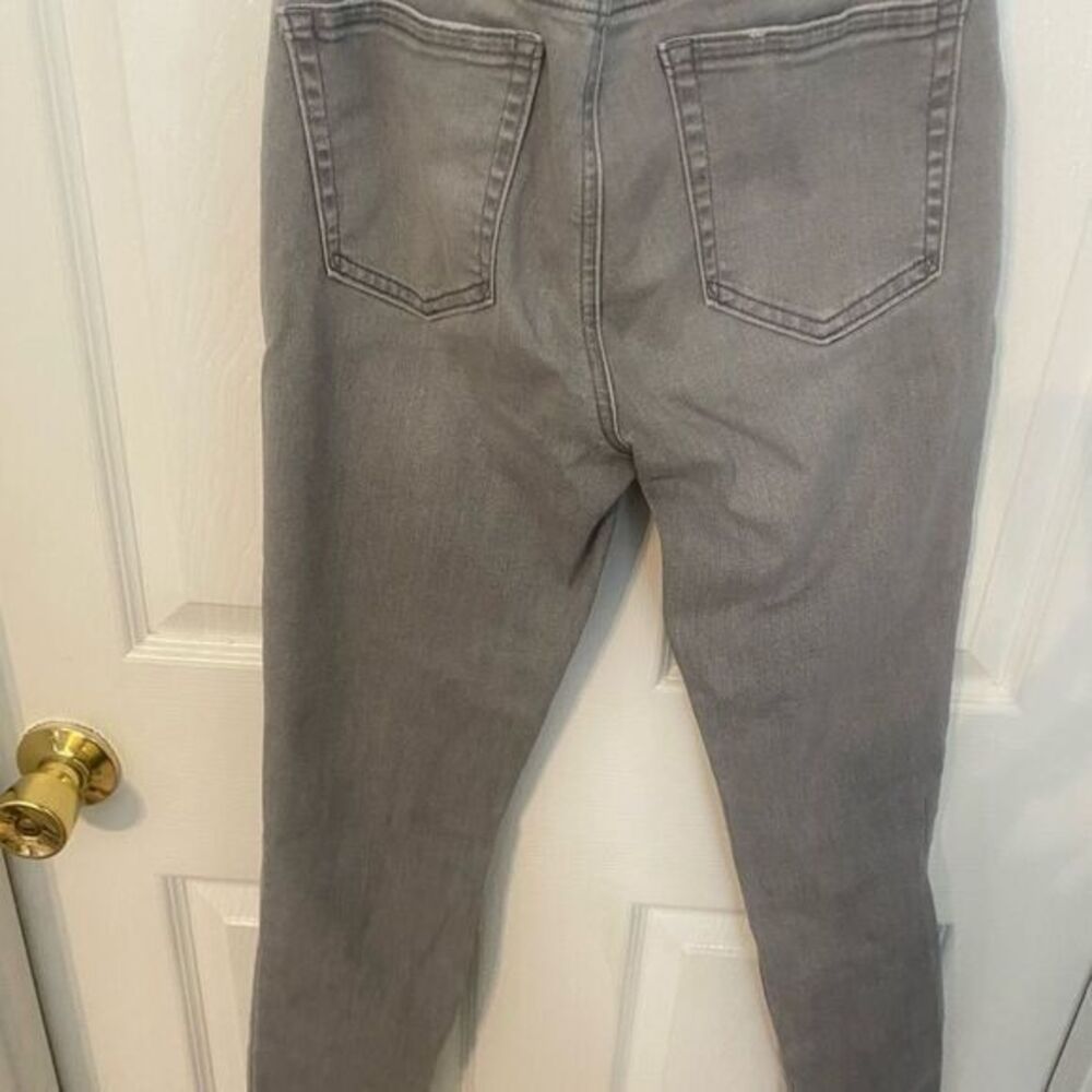 - Woman’s distressed bottom true skinny grey jeans size 2‎ - Picture 4 of 6